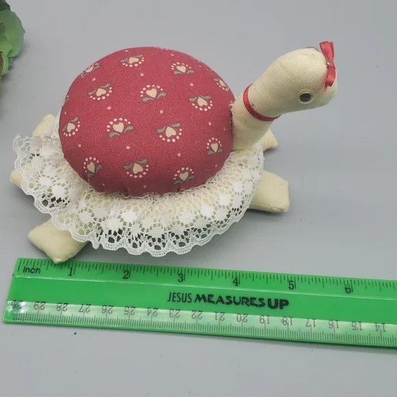 Vintage turtle pin cushion - Picture 7 of 8